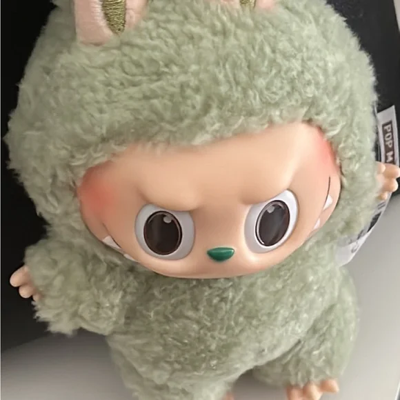 Labubu - Picture 2 of 2